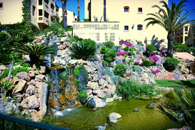 Doña Lola garden waterfall